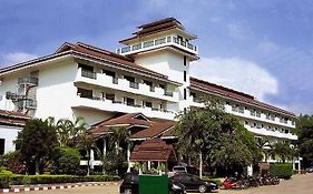 Rooks Holiday Hotel & Resort